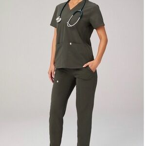 Olive Green Women's Scrub Set Fabletics